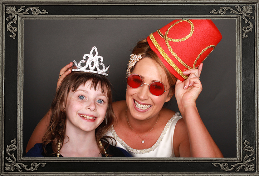Testimonials photo booth review of wedding at Hopetoun House Edinburgh Scotland Odd Box